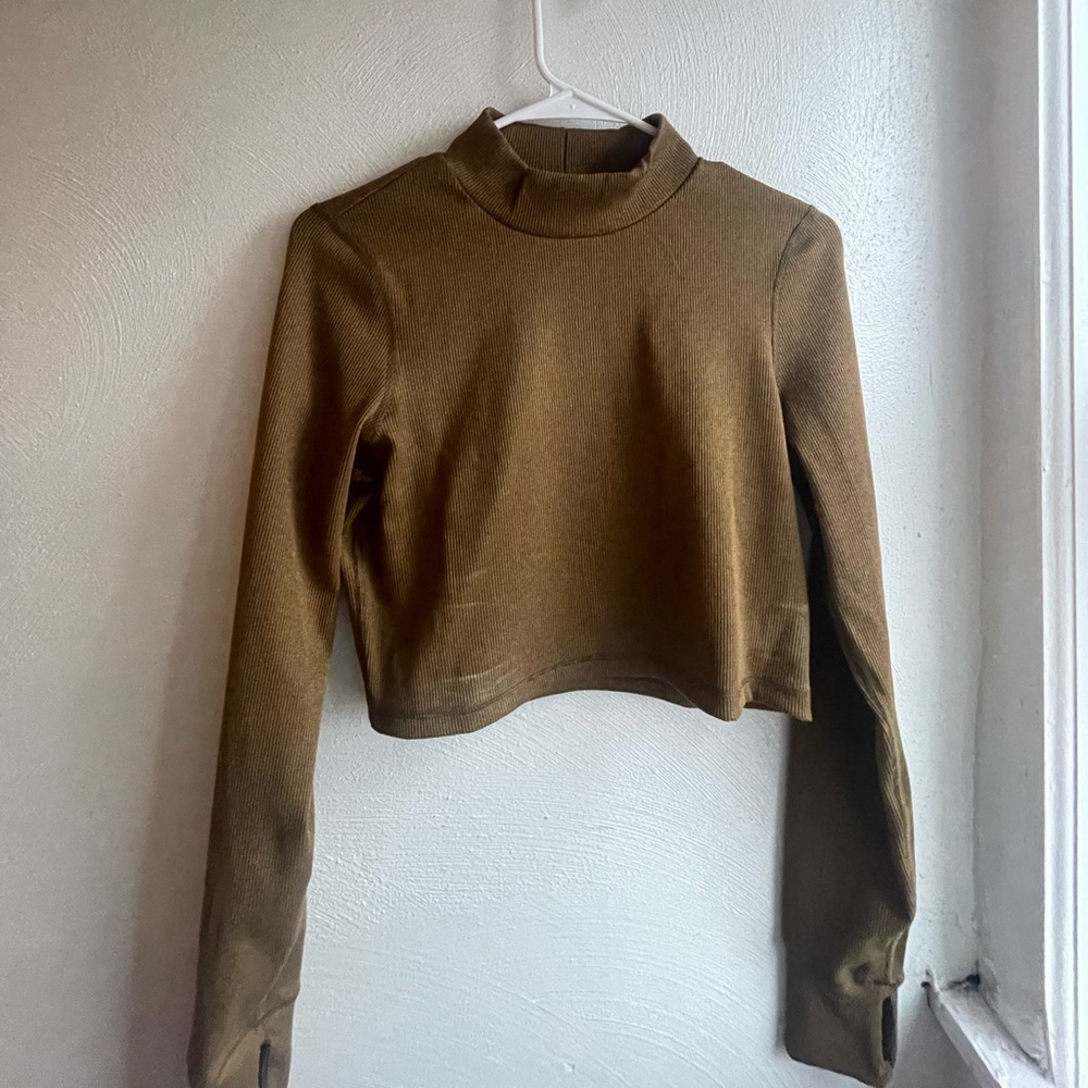 brown work out shirt